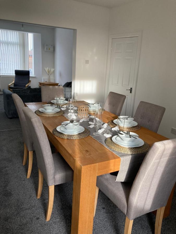 Cheshire Home Stays Crewe Bagian luar foto
