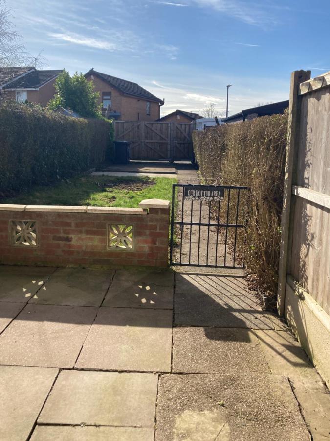 Cheshire Home Stays Crewe Bagian luar foto