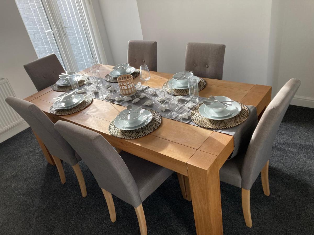 Cheshire Home Stays Crewe Bagian luar foto