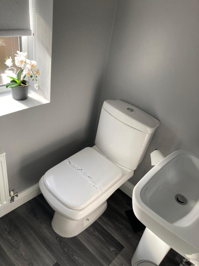 Cheshire Home Stays Crewe Bagian luar foto
