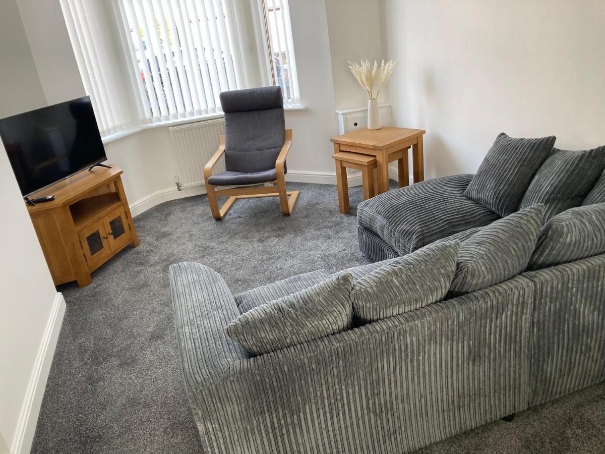 Cheshire Home Stays Crewe Bagian luar foto